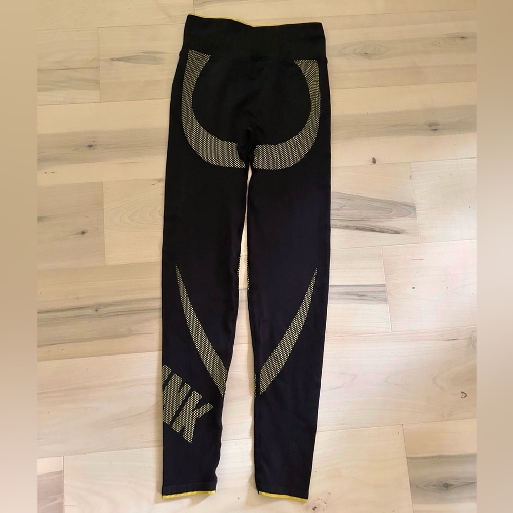 Victoria’s Secret PINK Brand Active Yoga Leggings Size Small